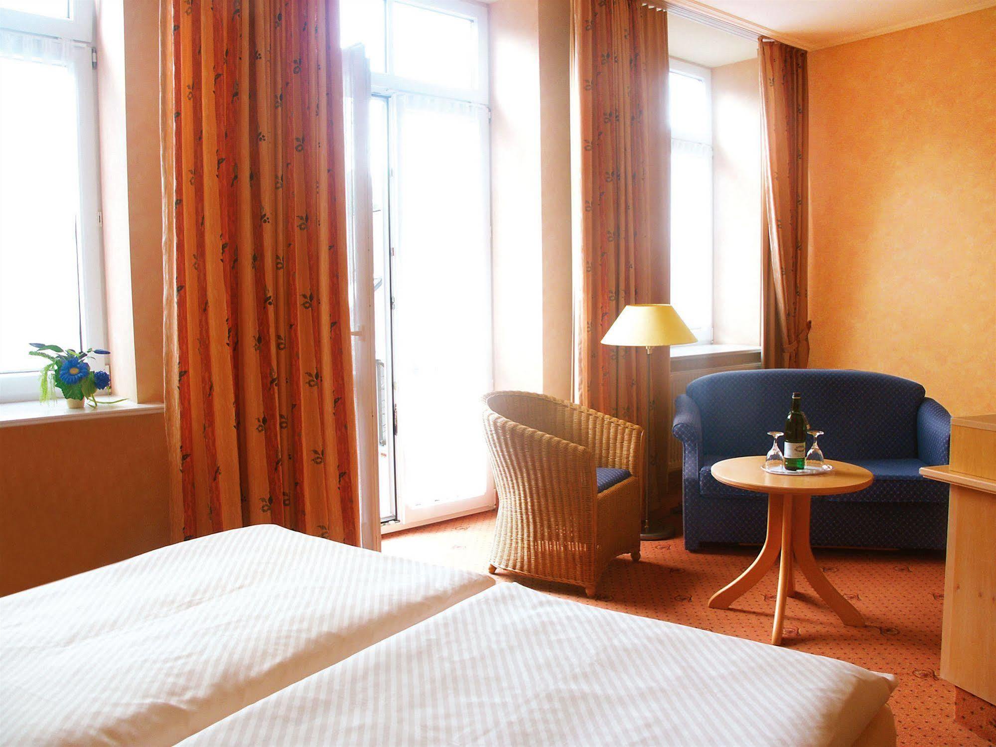 Be Bio Hotel Be Active - Naehe Historischer Hafen Tönning Екстериор снимка